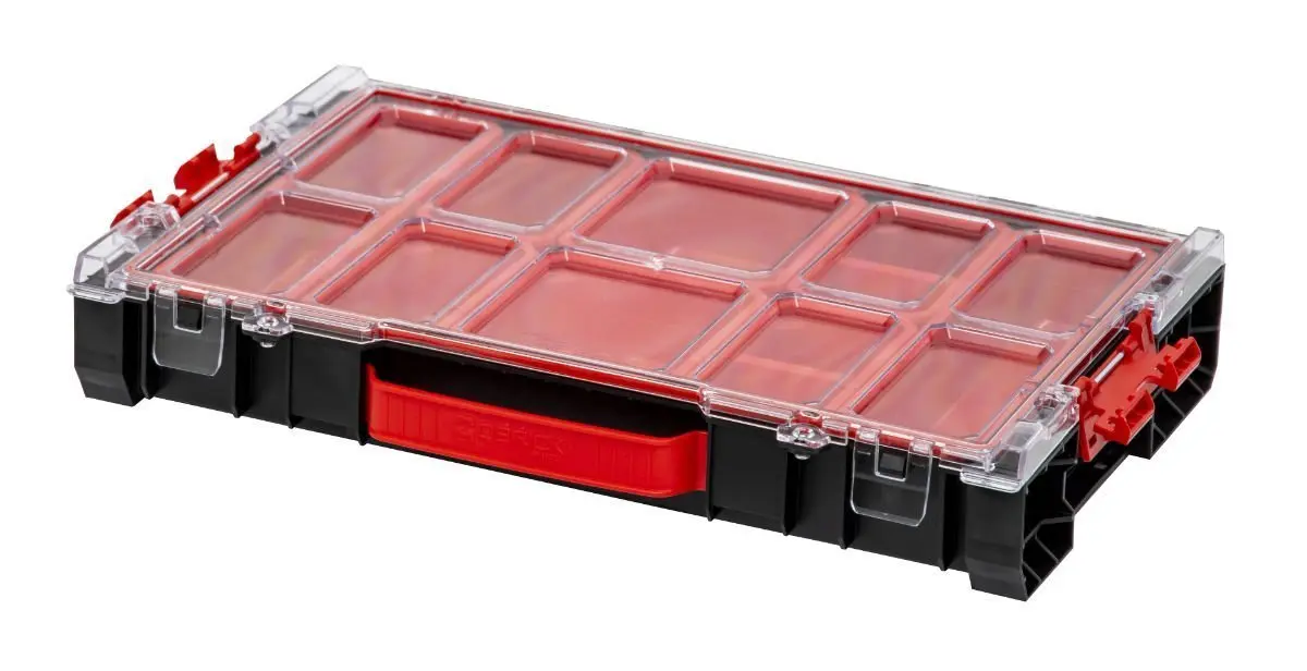 schwarzer Sortierkasten mit Koffergriff und Verschlüssen. Deckel transparent, geschlossen. Innen sieht man rote Facheinsätze